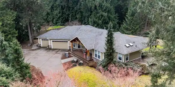 2744 Carpenter SE