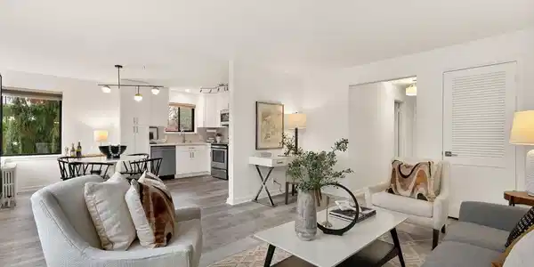 2450 Dexter N