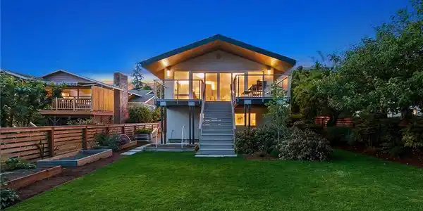 835 NE 90th Street