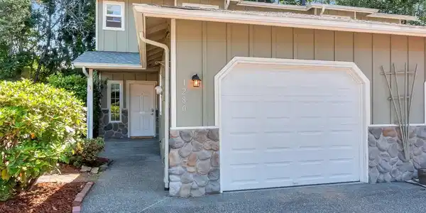 1280 Danskin NW