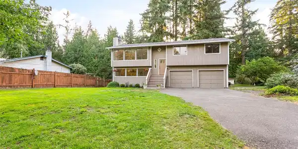 17719 64th NW