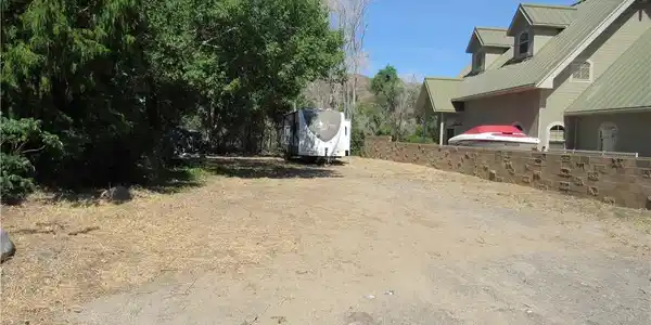646 River Drive SW