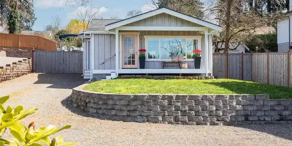 16305 Lakeside S