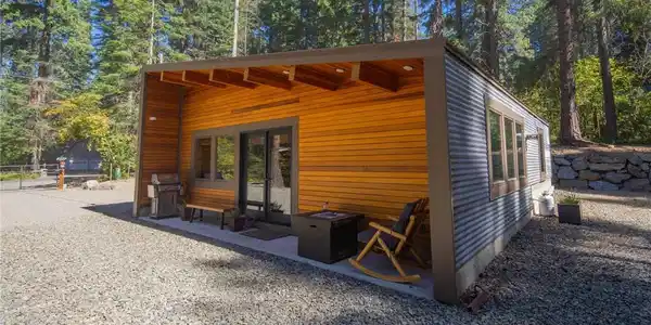 920 S Lake Cabins Road