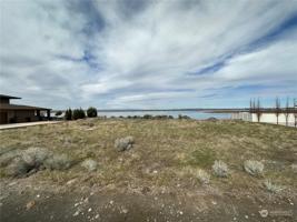 7425 Dune Lake SE