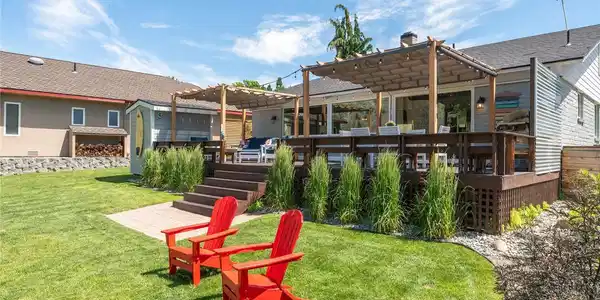 255 Lake Front