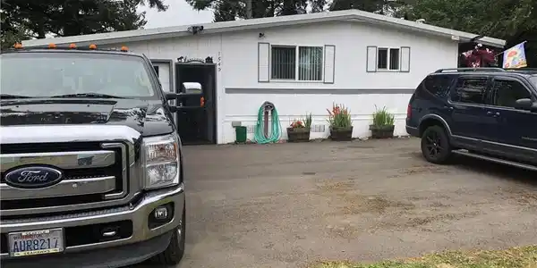 1549 S Montesano