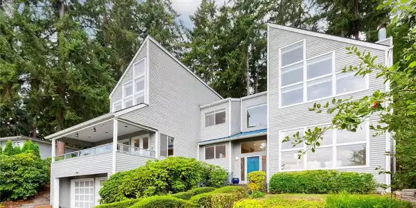 2225 157th SE