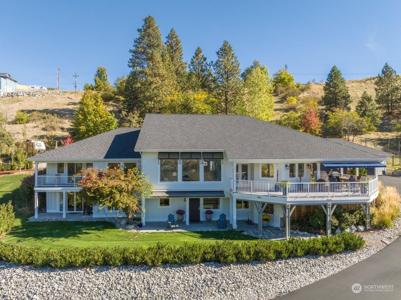 2986 Lakeshore