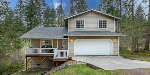 18011 Upland SE