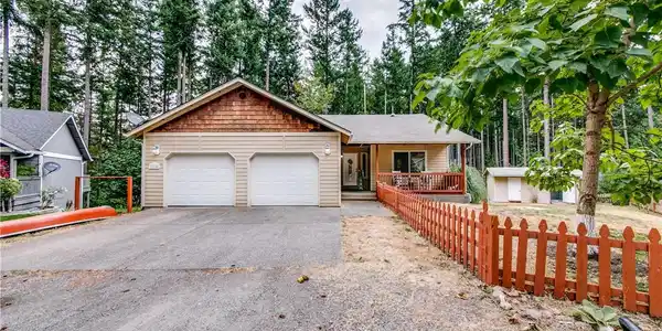 18248 Blue Hills Drive SE