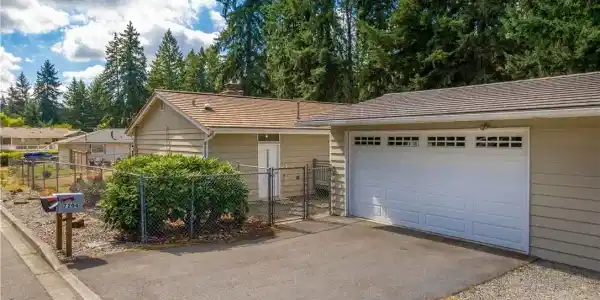 7204 183rd E