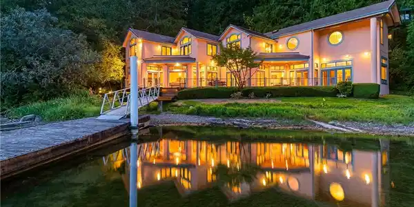 923 E Lake Samish