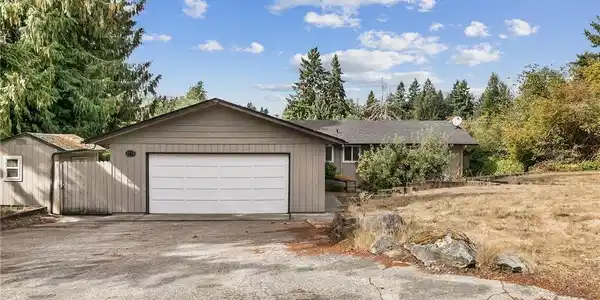4736 Lakemont SE