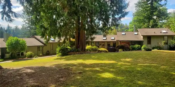 6318 195th SE