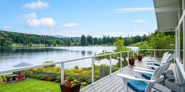 22917 Lakeside