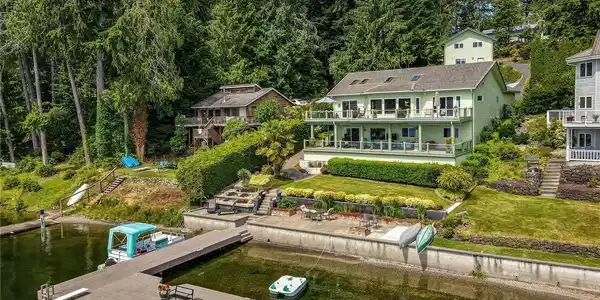 2200 Mason Lake W