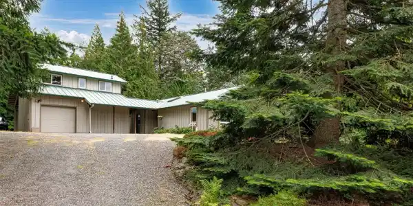 1571 Emerald Lake