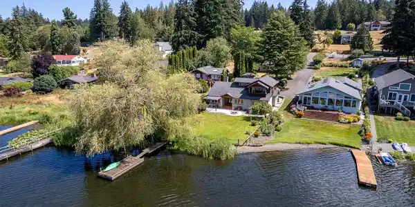 5166 Bayview