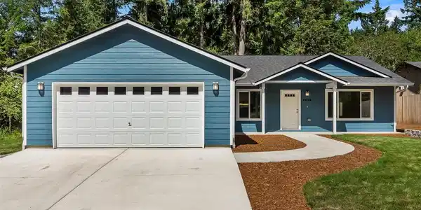 22226 Clear Lake SE