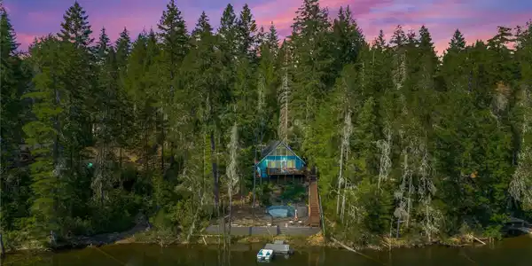 1001 Collins Lake