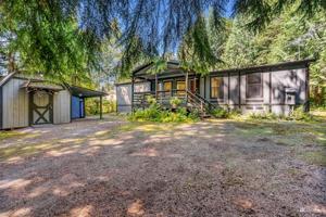 213 Lake Roesiger