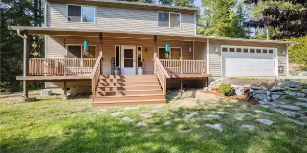 51 NE Windflower Way