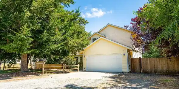 15638 Lindsay SE