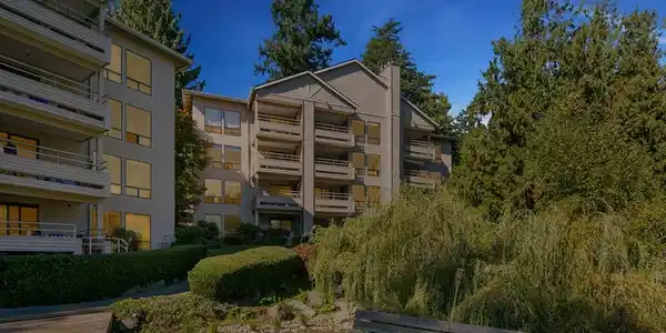 19528 Echo Lake N