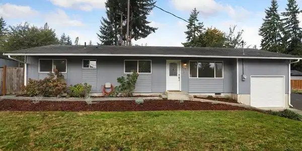 7713 188th E