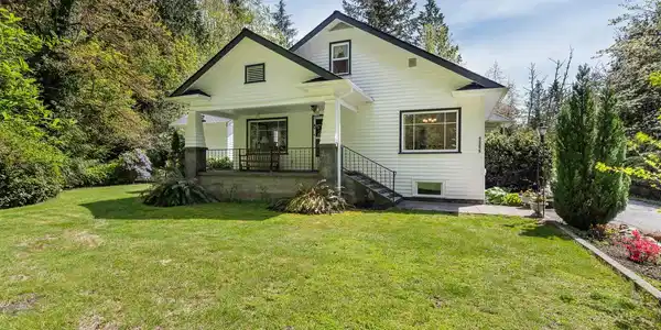 8632 Lakewood