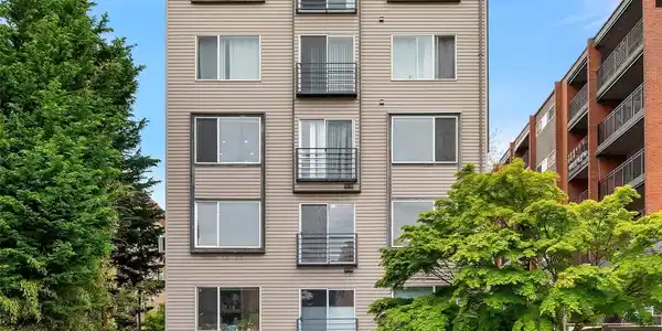 712 Denny