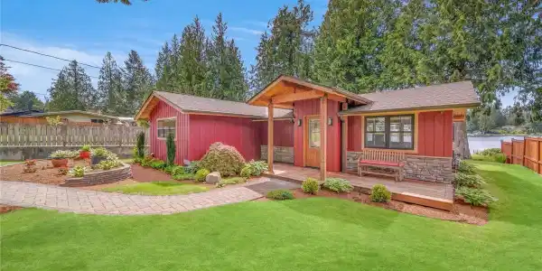 31213 Lake Morton SE