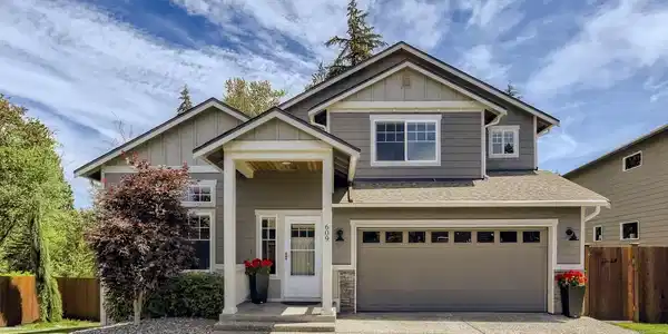 609 Rhodora Heights