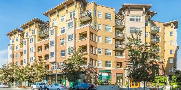 5450 Leary NW
