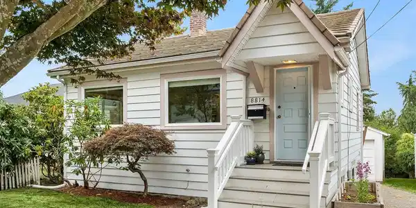 8814 17th NE