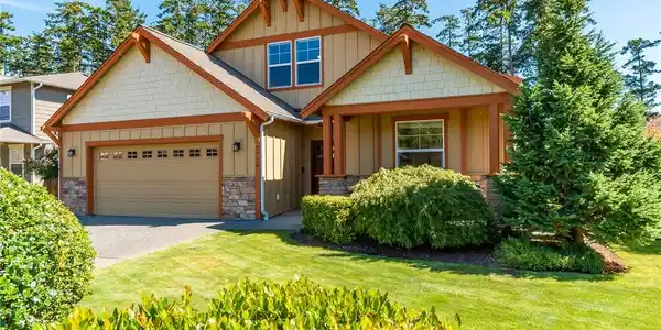 2716 SW Fairway Point Drive