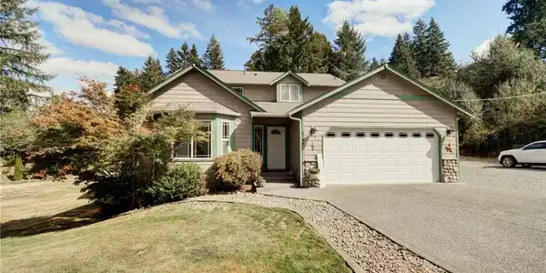6544 Lake Saint Clair SE