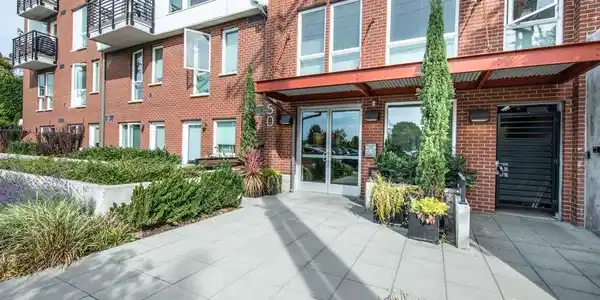 750 11th E