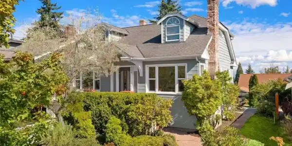 8234 15th NE