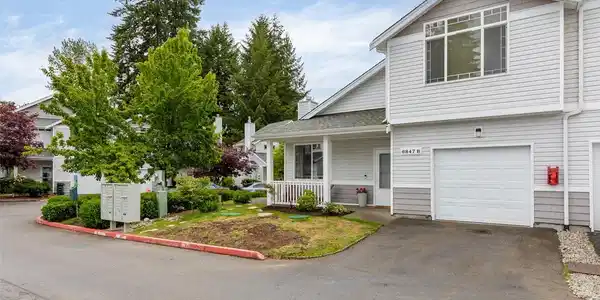6847 47th SE