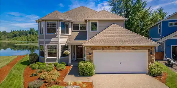 7412 Timberlake SE