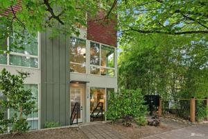 2319 Franklin E