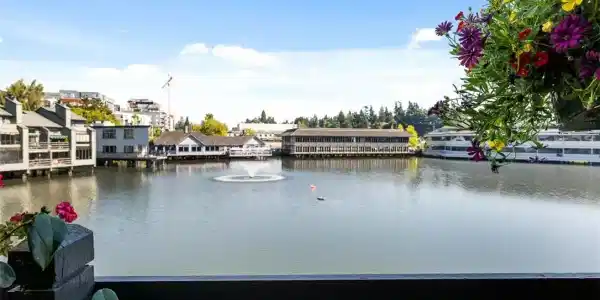 7 Lake Bellevue Drive