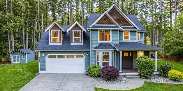 4131 Redwood
