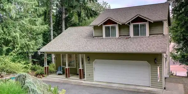1360 Crescent