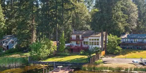 13707 Lake Kathleen SE