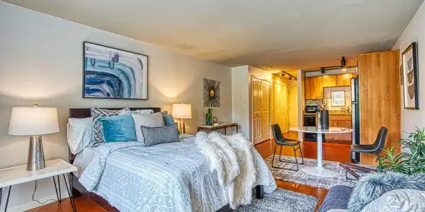 1707 Boylston