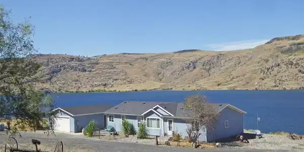 3905 Plum Point E