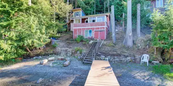33835 South Shore
